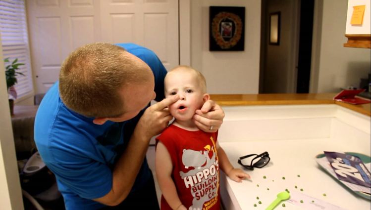 child has accidentally blocked a nostril themselves बच्चे ने अपनी नाक में कुछ डाल लिए है